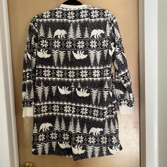 Long sleeve shorts onesie with polar bears size small - Picture 2 of 4